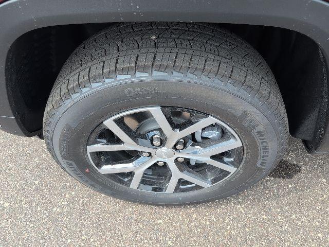 new 2025 Jeep Grand Cherokee L car, priced at $43,988