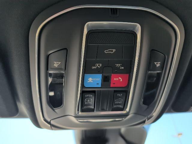 new 2025 Jeep Grand Cherokee car, priced at $43,988