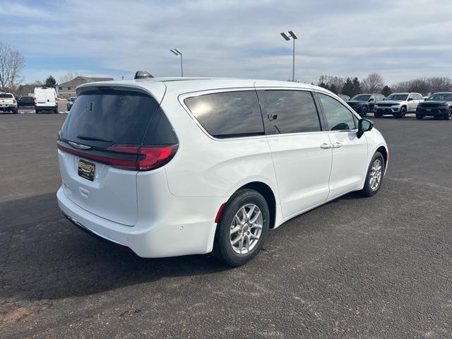 new 2024 Chrysler Pacifica car, priced at $36,488