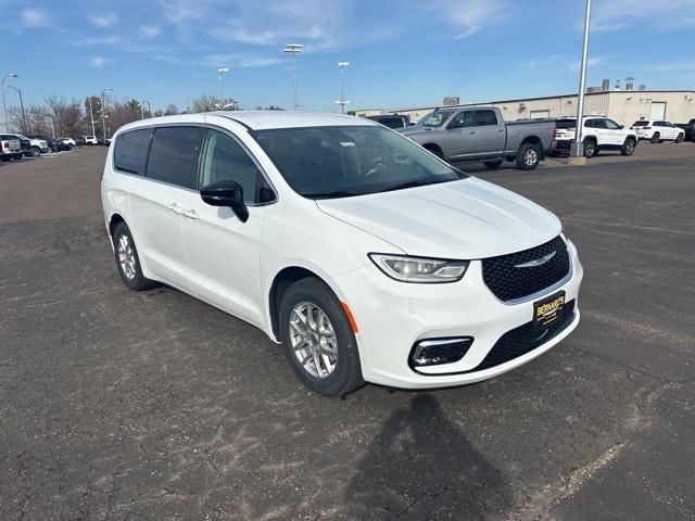 new 2024 Chrysler Pacifica car, priced at $42,288