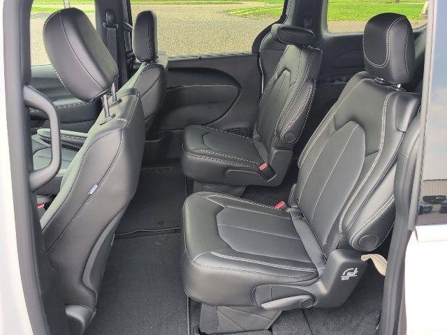 new 2025 Chrysler Pacifica car, priced at $42,488