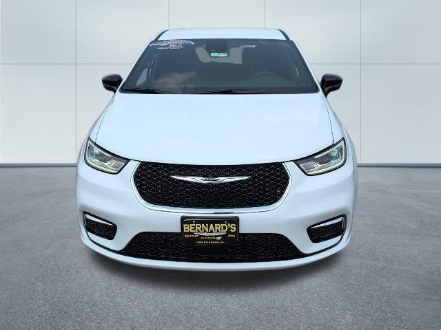 new 2025 Chrysler Pacifica car, priced at $42,488