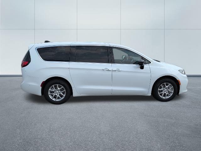 new 2025 Chrysler Pacifica car, priced at $42,488