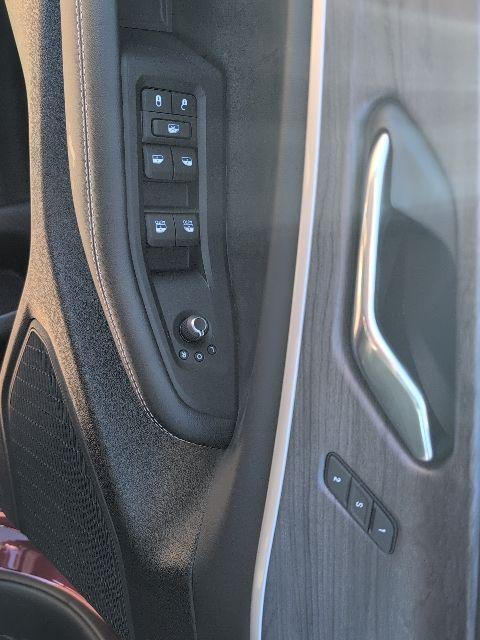 new 2025 Jeep Grand Cherokee car, priced at $47,988