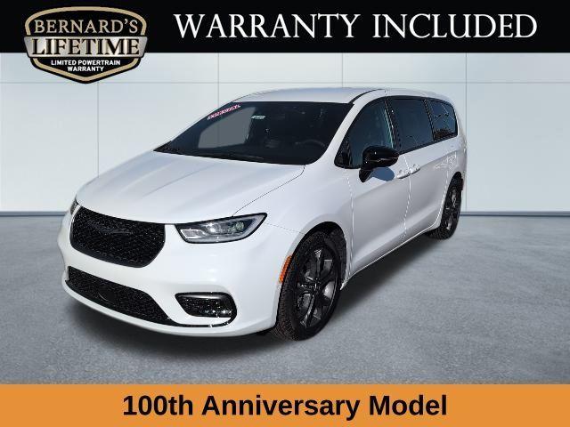 new 2026 Chrysler Pacifica car, priced at $38,888