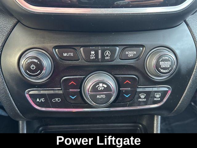 used 2022 Jeep Cherokee car, priced at $26,999