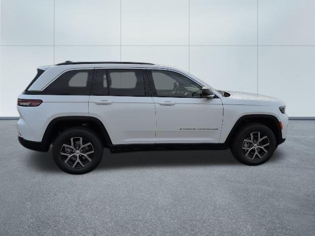 new 2025 Jeep Grand Cherokee car, priced at $42,888