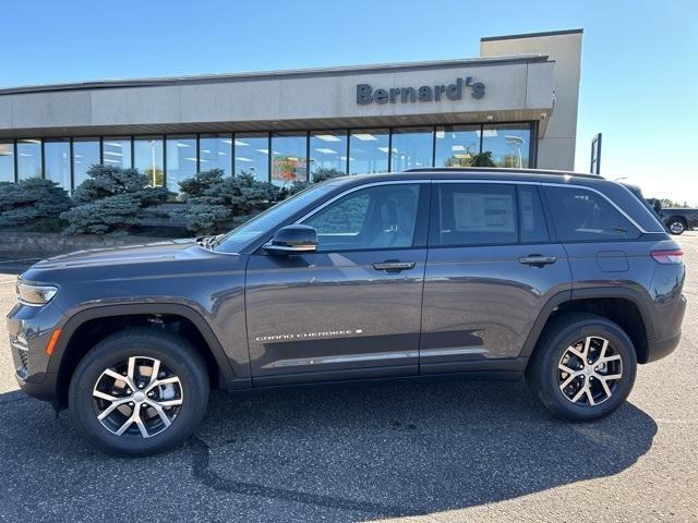 new 2025 Jeep Grand Cherokee car, priced at $44,888