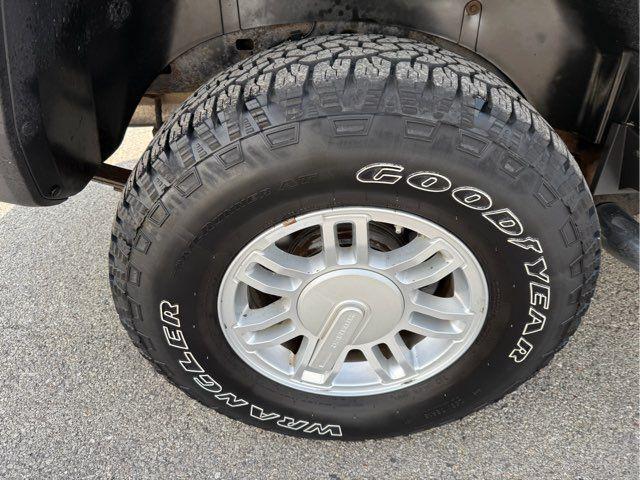 used 2008 Hummer H3 car, priced at $13,500
