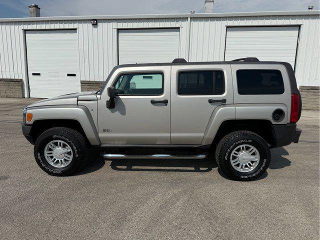 used 2008 Hummer H3 car, priced at $13,500