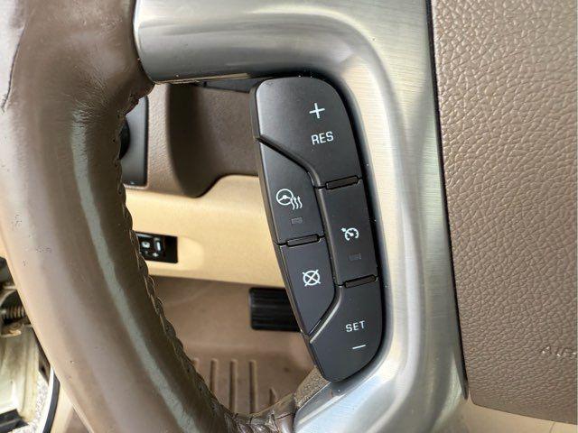 used 2014 Chevrolet Suburban car, priced at $13,000
