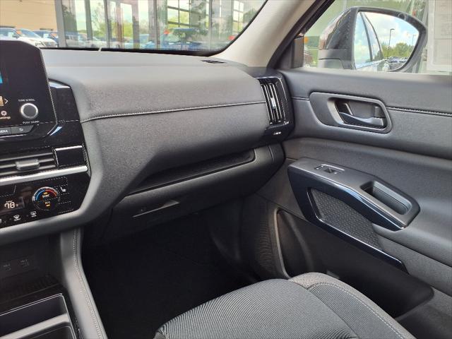 new 2025 Nissan Pathfinder car, priced at $43,086