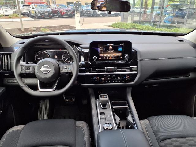 new 2025 Nissan Pathfinder car, priced at $43,086