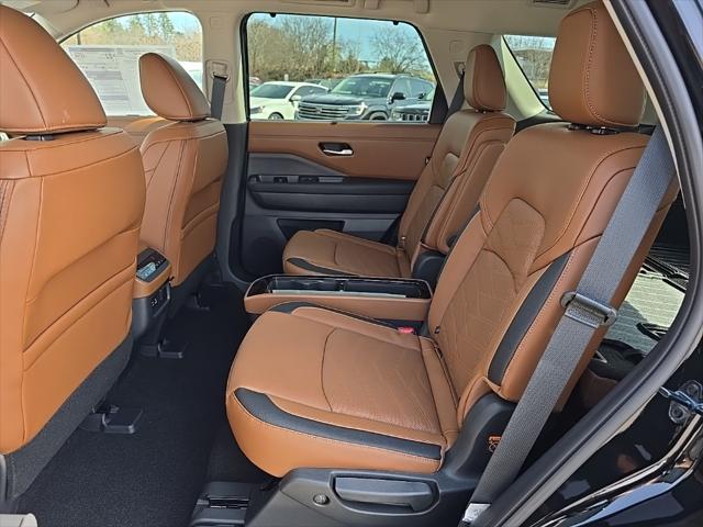 new 2025 Nissan Pathfinder car, priced at $52,187