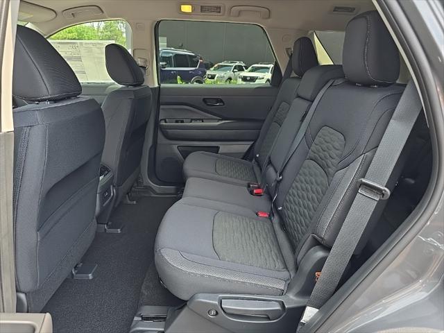 new 2025 Nissan Pathfinder car, priced at $39,988