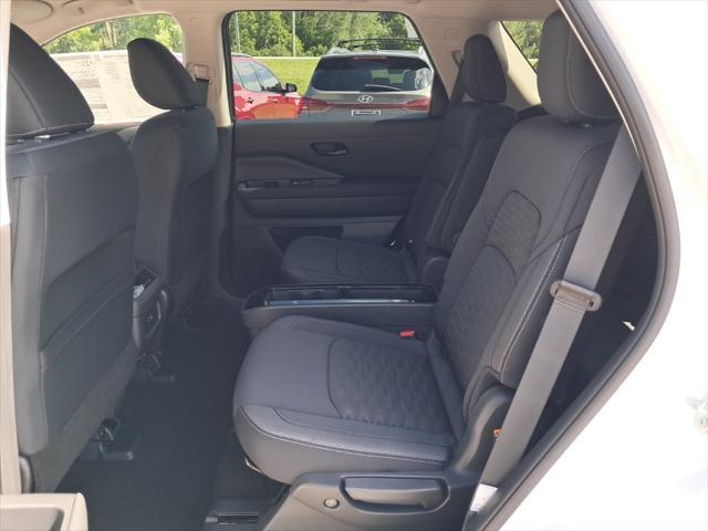 new 2025 Nissan Pathfinder car, priced at $45,776