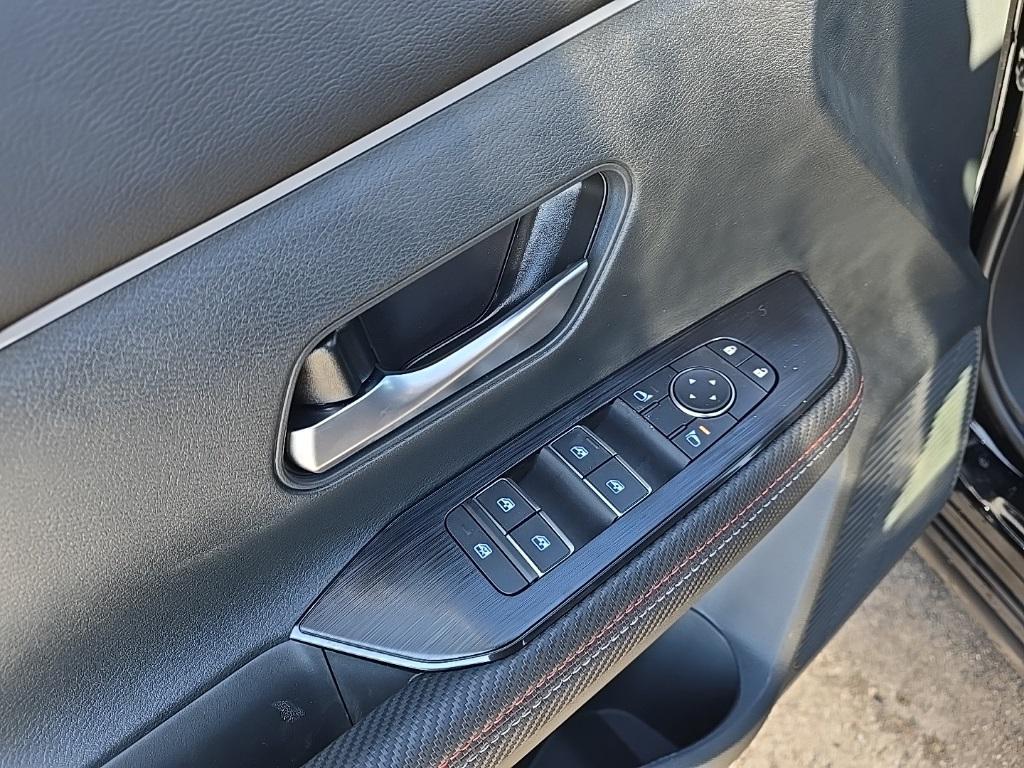 new 2025 Nissan Kicks car, priced at $26,288