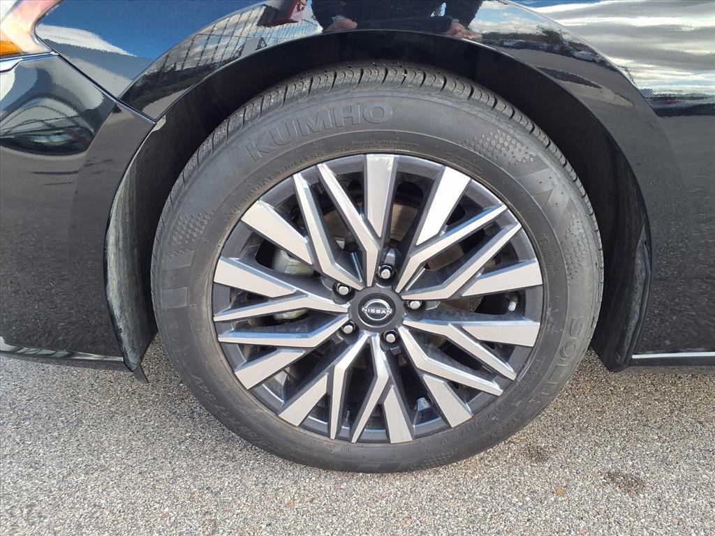 used 2024 Nissan Altima car, priced at $21,487