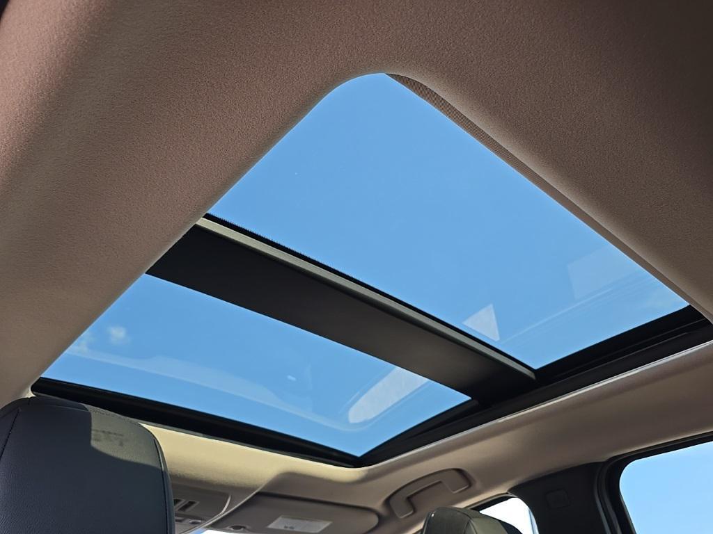 new 2025 Nissan Kicks car, priced at $28,751