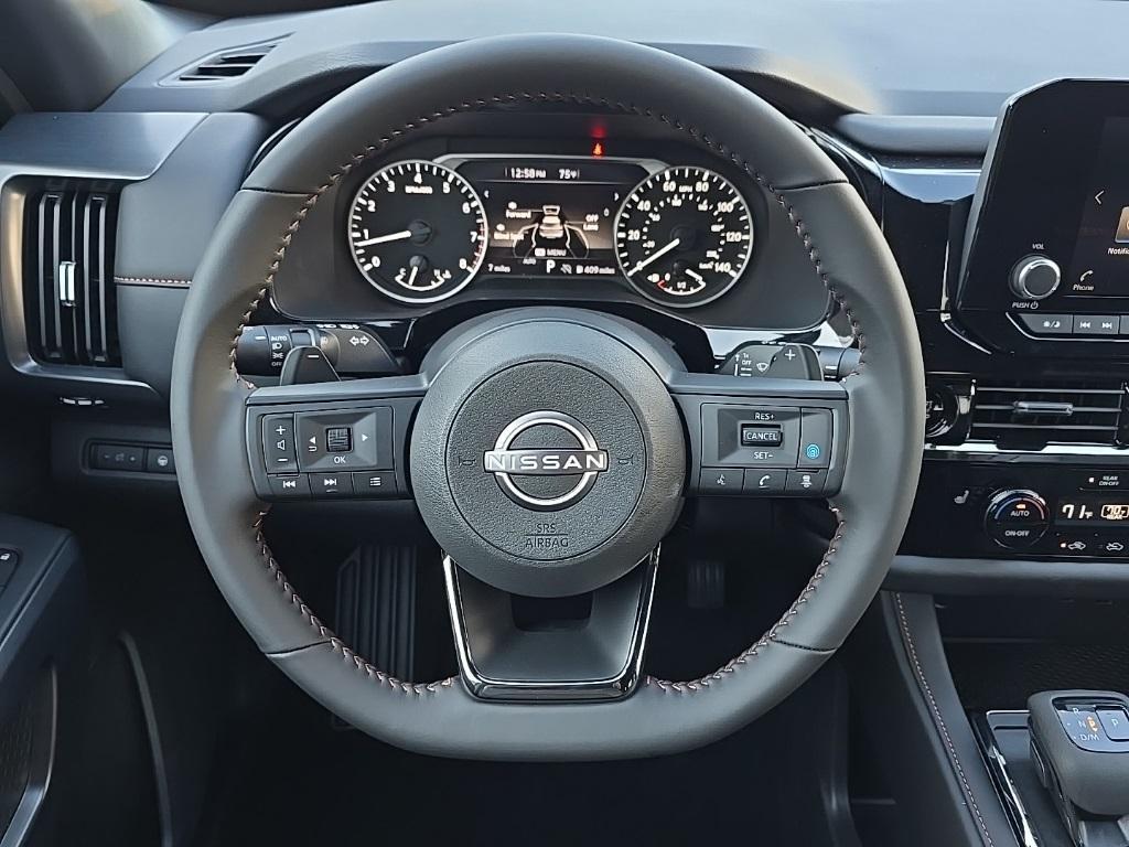 new 2025 Nissan Pathfinder car, priced at $45,678
