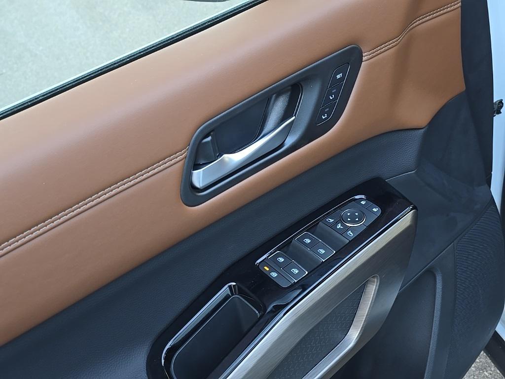 new 2025 Nissan Pathfinder car, priced at $46,850