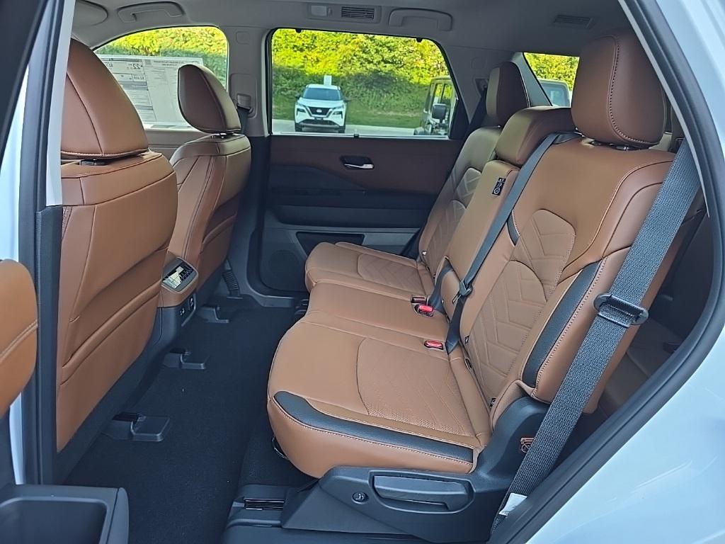 new 2025 Nissan Pathfinder car, priced at $46,850