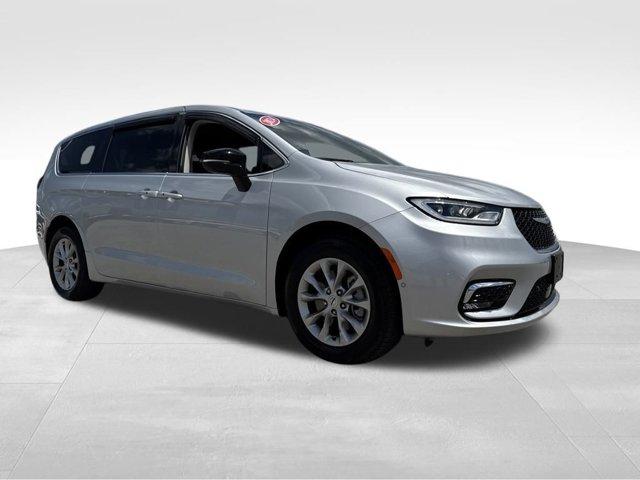 used 2024 Chrysler Pacifica car, priced at $38,995