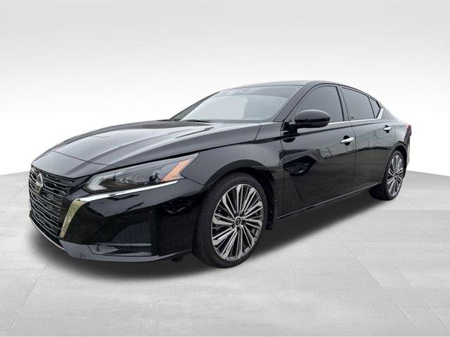 used 2023 Nissan Altima car, priced at $25,995