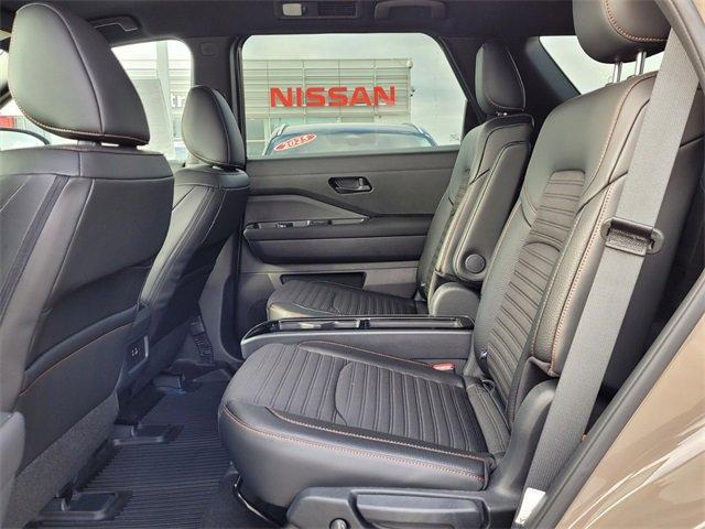 new 2025 Nissan Pathfinder car, priced at $43,575