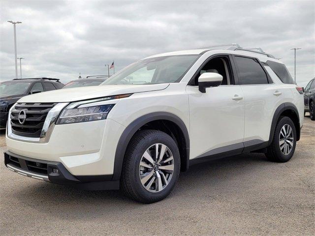 new 2024 Nissan Pathfinder car, priced at $39,680