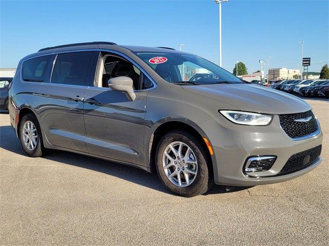 used 2022 Chrysler Pacifica car, priced at $26,893