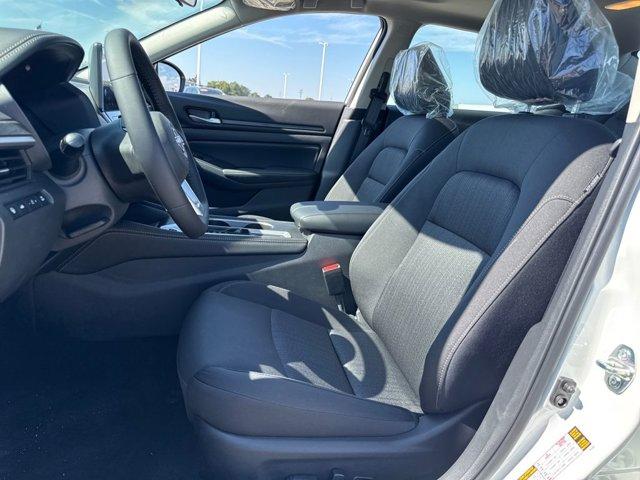 new 2025 Nissan Altima car