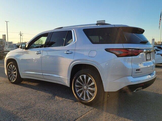 used 2023 Chevrolet Traverse car, priced at $39,995
