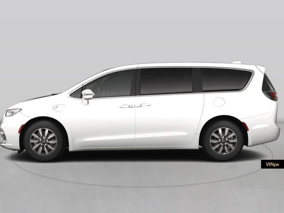 new 2023 Chrysler Pacifica Hybrid car, priced at $53,085