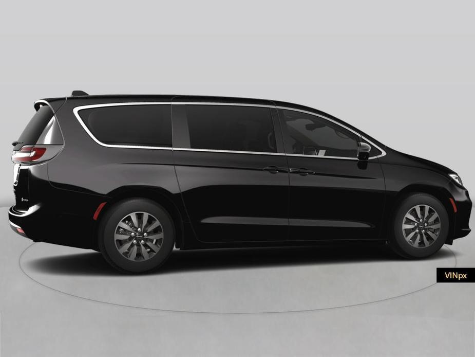 new 2023 Chrysler Pacifica Hybrid car, priced at $53,085