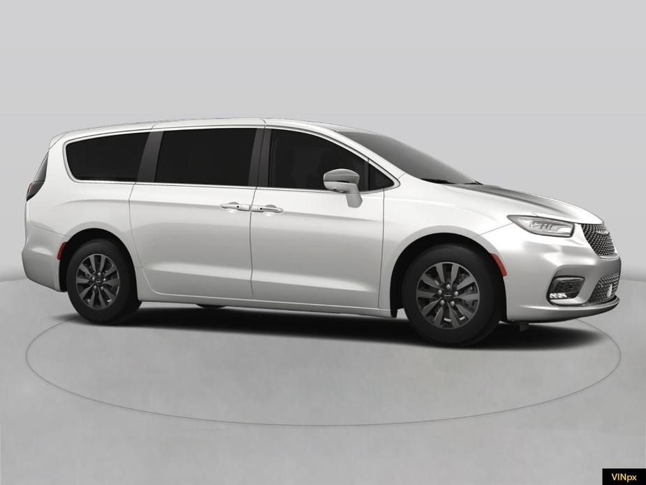 new 2023 Chrysler Pacifica Hybrid car, priced at $53,085