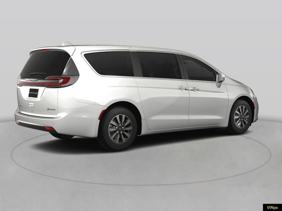 new 2023 Chrysler Pacifica Hybrid car, priced at $53,085