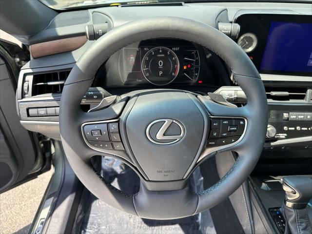 new 2025 Lexus ES 350 car, priced at $51,829