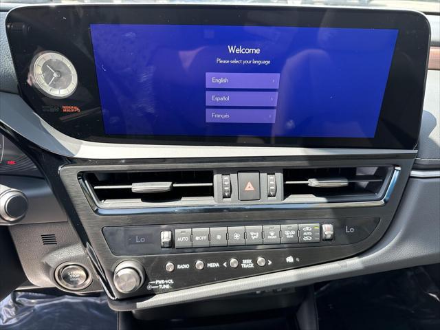 new 2025 Lexus ES 350 car, priced at $51,829