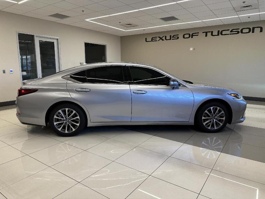 new 2024 Lexus ES 350 car, priced at $44,105