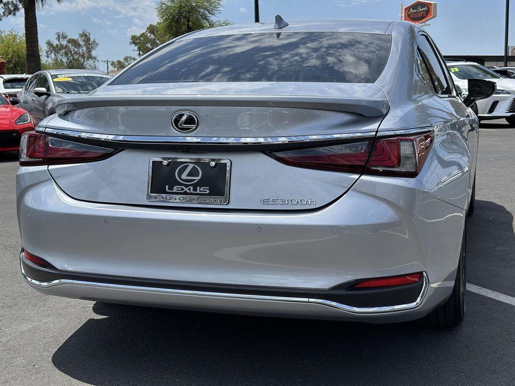 new 2025 Lexus ES 300h car, priced at $51,684