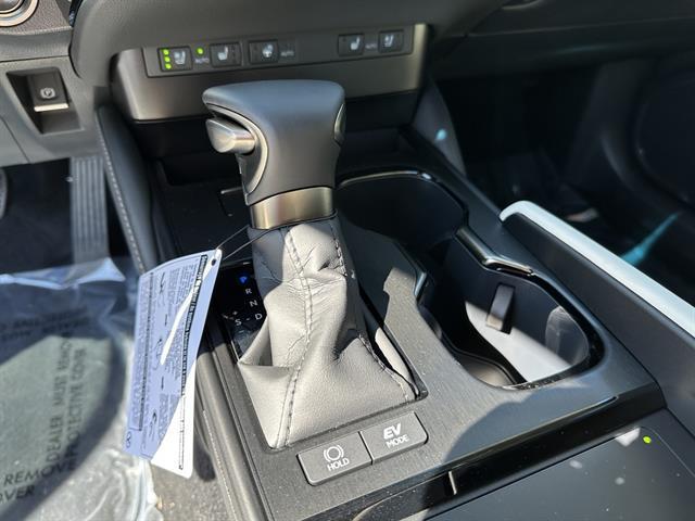 new 2025 Lexus ES 300h car, priced at $50,834