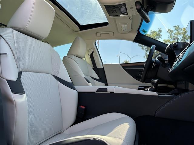 new 2025 Lexus ES 300h car, priced at $50,834