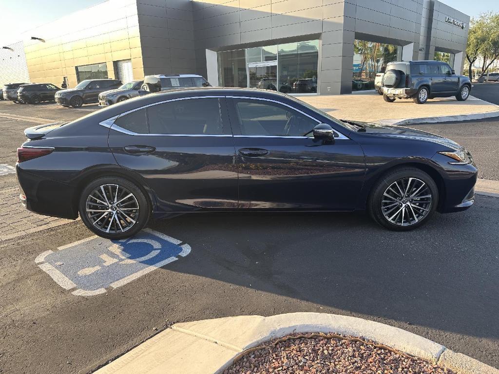 new 2024 Lexus ES 300h car, priced at $48,160