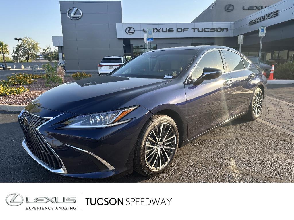 new 2024 Lexus ES 300h car, priced at $48,160