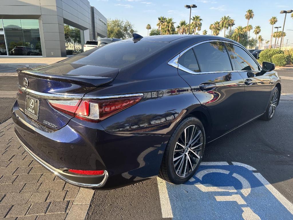 new 2024 Lexus ES 300h car, priced at $48,160