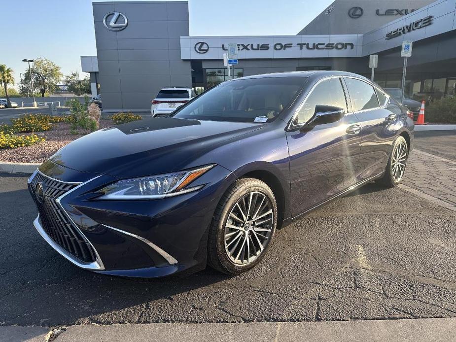 new 2024 Lexus ES 300h car, priced at $48,160