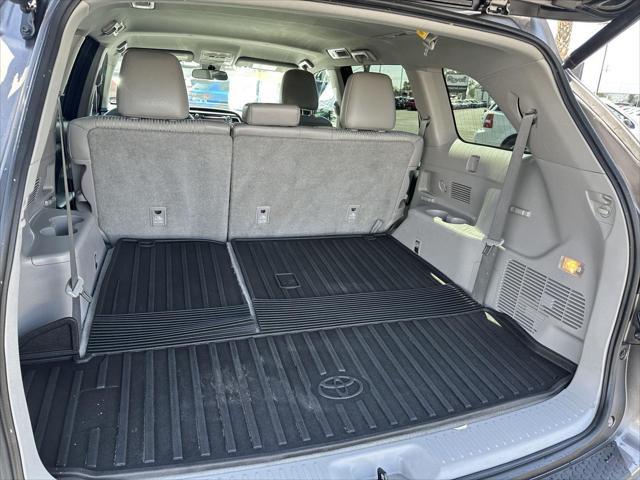 used 2017 Toyota Highlander car