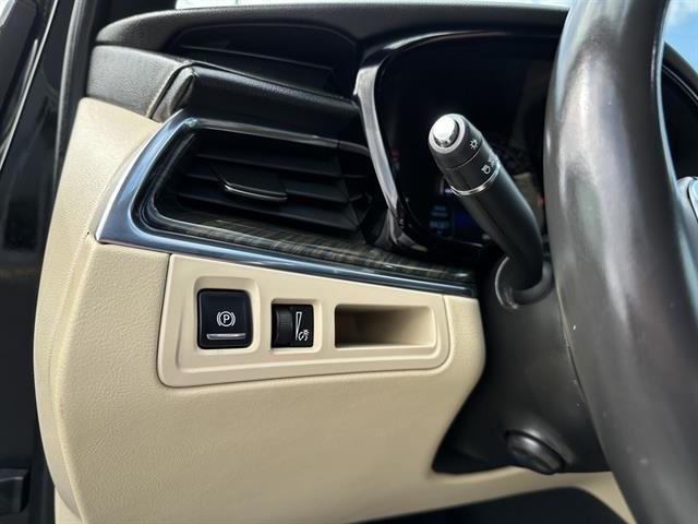 used 2017 Cadillac XT5 car, priced at $16,690