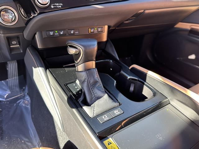 used 2025 Lexus ES 300h car, priced at $46,990